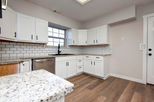 706 S 6th Street, Ozark, MO 65721