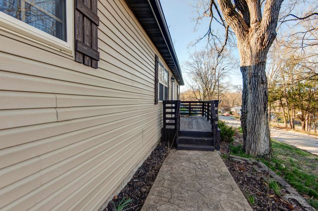 706 S 6th Street, Ozark, MO 65721