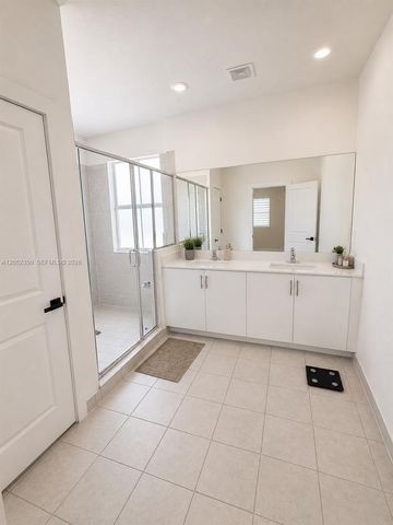 12753 SW 213th Ter, Miami, FL 33177