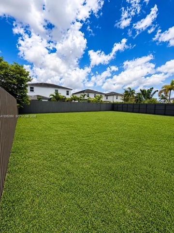 12753 SW 213th Ter, Miami, FL 33177