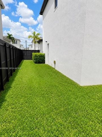 12753 SW 213th Ter, Miami, FL 33177
