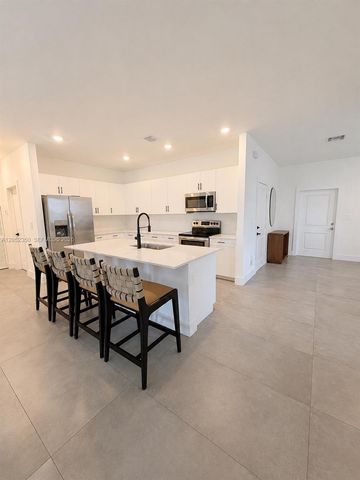 12753 SW 213th Ter, Miami, FL 33177