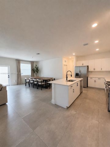 12753 SW 213th Ter, Miami, FL 33177