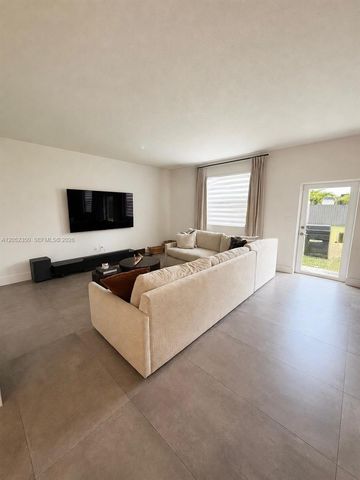 12753 SW 213th Ter, Miami, FL 33177
