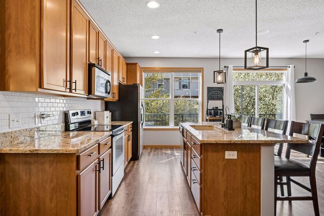 8467 Emery Parkway N 903, Champlin, MN 55316