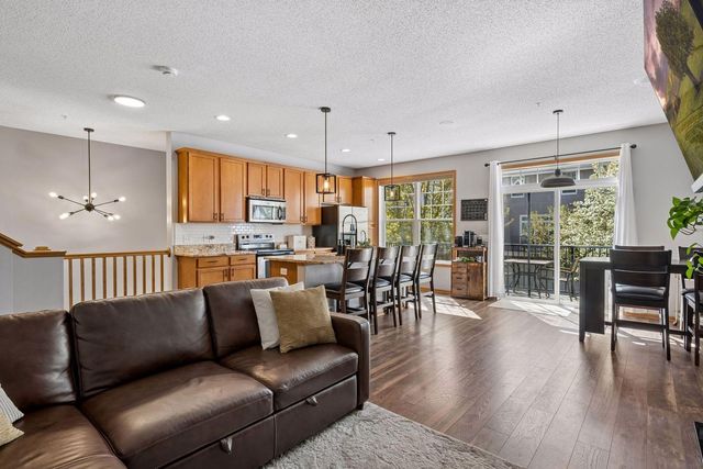 8467 Emery Parkway N 903, Champlin, MN 55316