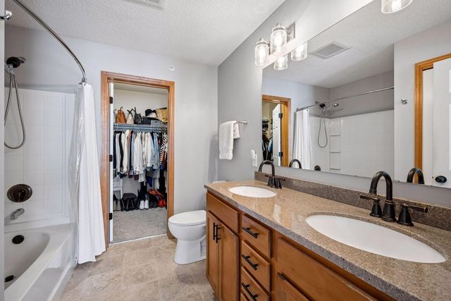 8467 Emery Parkway N 903, Champlin, MN 55316