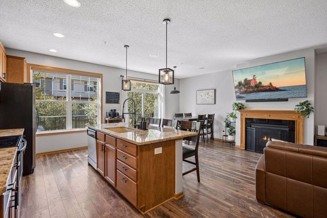 8467 Emery Parkway N 903, Champlin, MN 55316