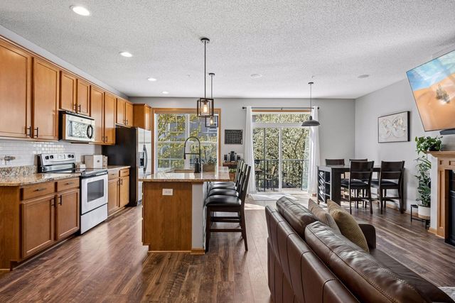 8467 Emery Parkway N 903, Champlin, MN 55316