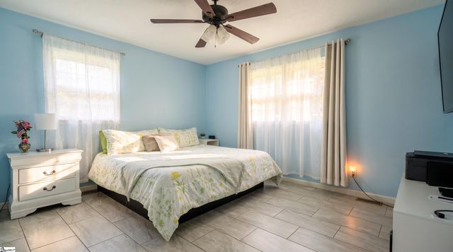 254 Fairhill Drive, Wellford, SC 29385