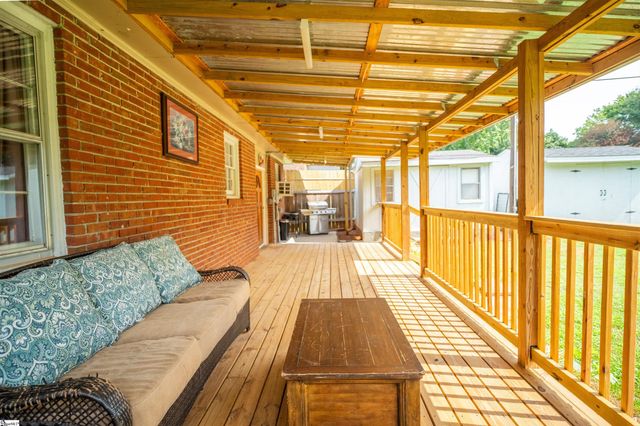 254 Fairhill Drive, Wellford, SC 29385