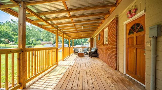 254 Fairhill Drive, Wellford, SC 29385