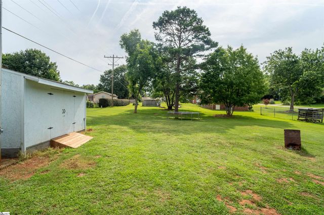 254 Fairhill Drive, Wellford, SC 29385