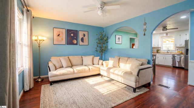 254 Fairhill Drive, Wellford, SC 29385