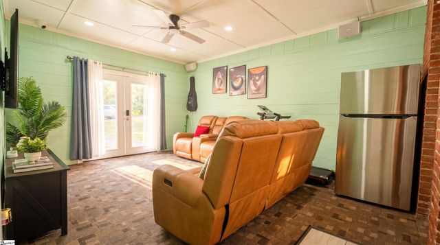 254 Fairhill Drive, Wellford, SC 29385