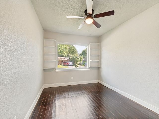 913 W Inwood Drive, Arlington, TX 76013