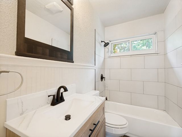 913 W Inwood Drive, Arlington, TX 76013