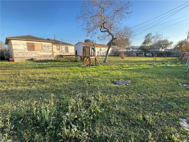 917 Ligustrum Dr, Corpus Christi, TX 78408