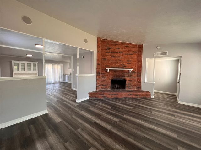 8506 Woodside Road, Rowlett, TX 75088