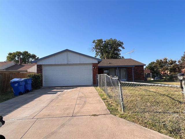 8506 Woodside Road, Rowlett, TX 75088