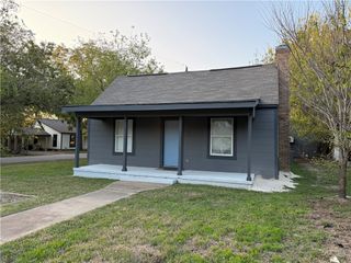 208 West Duncan Street, Bryan, TX 77801