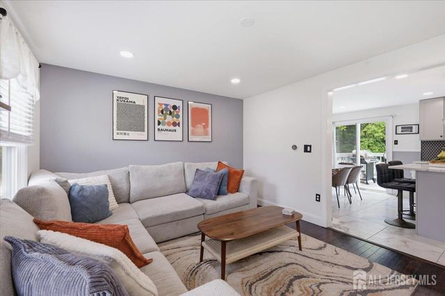 17 Weston Street, Metuchen, NJ 08840