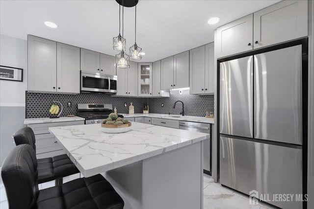 17 Weston Street, Metuchen, NJ 08840
