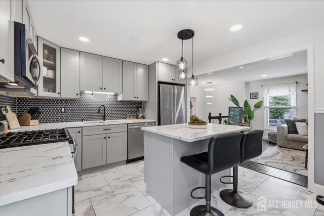 17 Weston Street, Metuchen, NJ 08840