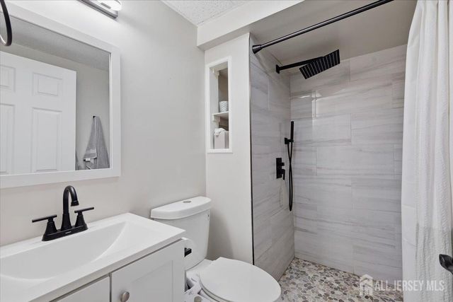 17 Weston Street, Metuchen, NJ 08840
