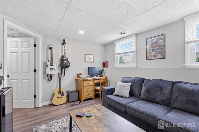 17 Weston Street, Metuchen, NJ 08840