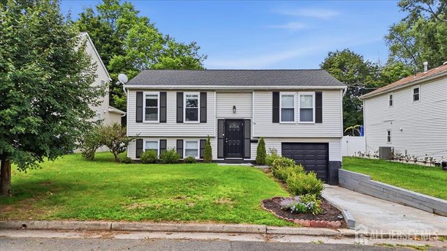 17 Weston Street, Metuchen, NJ 08840
