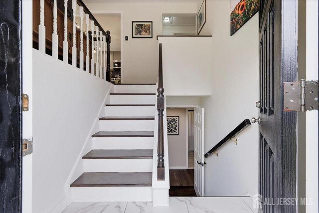 17 Weston Street, Metuchen, NJ 08840