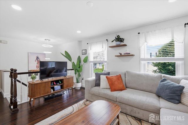 17 Weston Street, Metuchen, NJ 08840