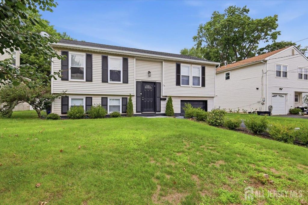 17 Weston Street, Metuchen, NJ 08840