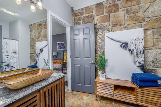 2011 Mars Hill Road, Talbott, TN 37877