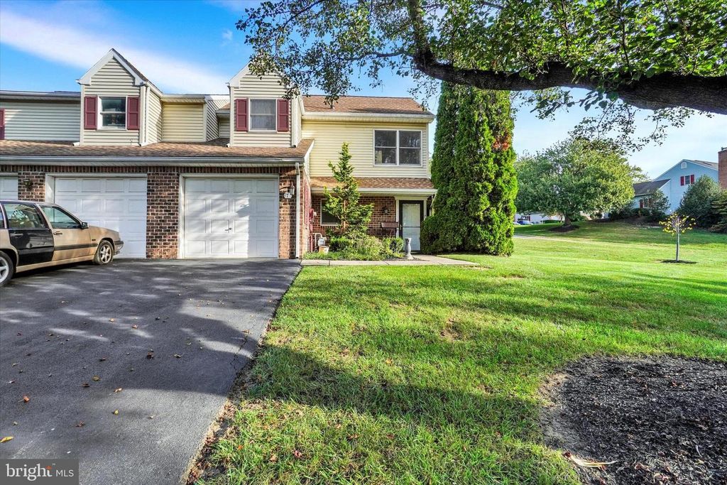 7 JEAN LO WAY, York, PA 17406