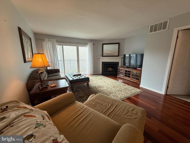 703 CHESWOLD CT, Chesterbrook, PA 19087