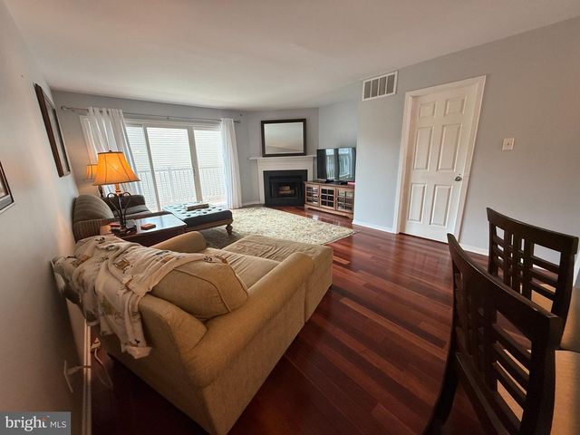 703 CHESWOLD CT, Chesterbrook, PA 19087