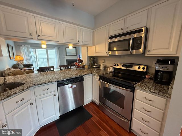 703 CHESWOLD CT, Chesterbrook, PA 19087