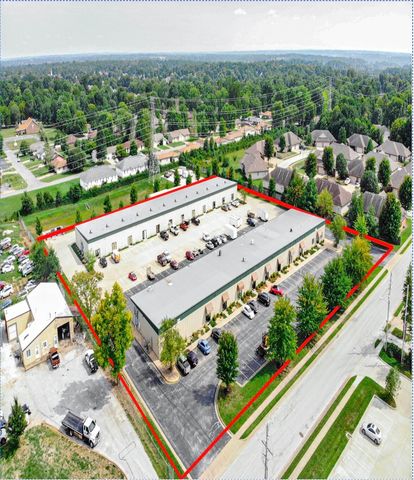 4270 S Hillcrest Avenue, Springfield, MO 65810