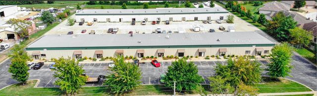 4270 S Hillcrest Avenue, Springfield, MO 65810