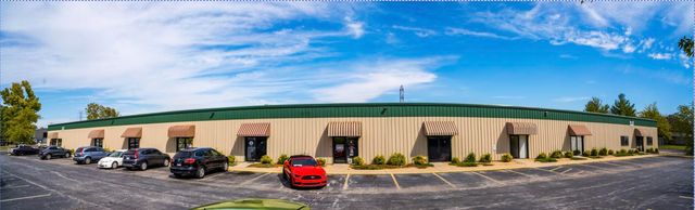 4270 S Hillcrest Avenue, Springfield, MO 65810