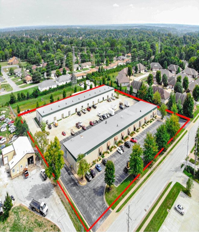 4270 S Hillcrest Avenue, Springfield, MO 65810