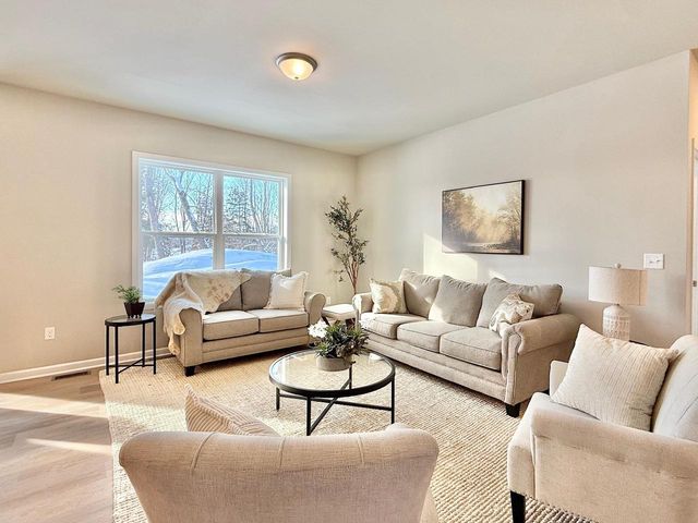 963 Journey Hills Road, Milton, WI 53563