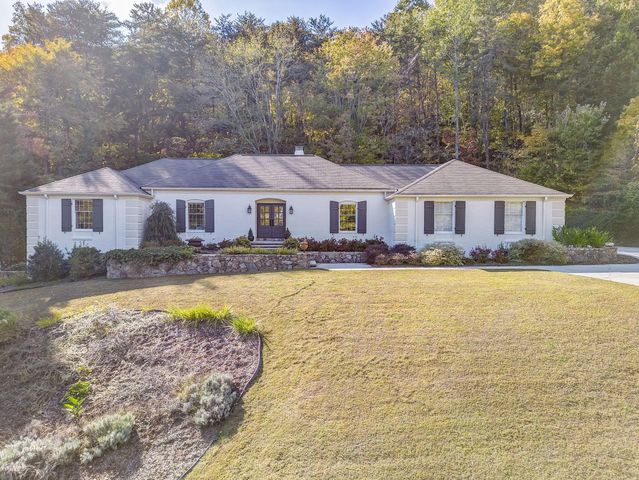 2305 Ravine Way, Dalton, GA 30720