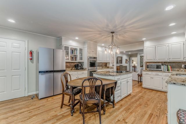 2305 Ravine Way, Dalton, GA 30720