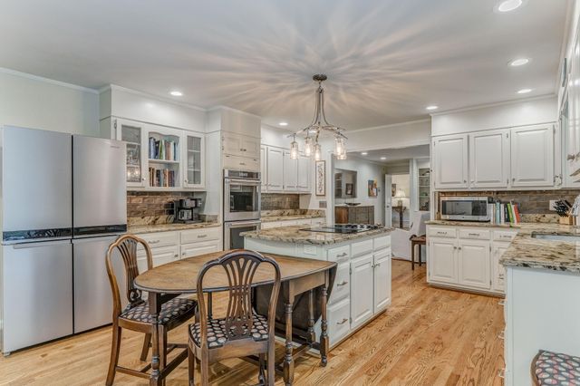 2305 Ravine Way, Dalton, GA 30720