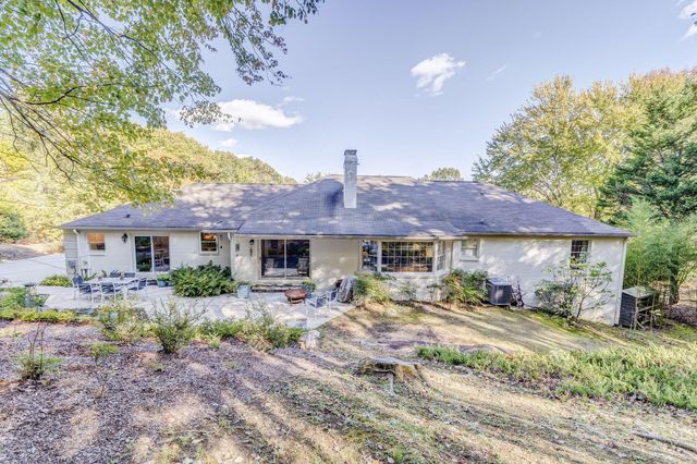 2305 Ravine Way, Dalton, GA 30720