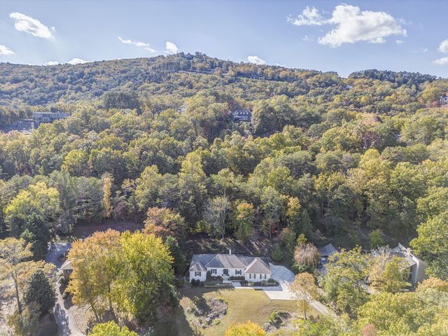 2305 Ravine Way, Dalton, GA 30720