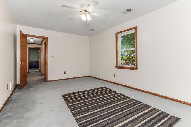639 NE Bordner Drive, Lee's Summit, MO 64086